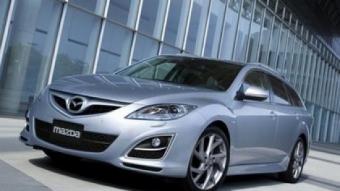 Vist des de fora, el nou Mazda 6 presenta modificacions en la part frontal i noves òptiques posteriors.