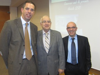 Josep M. Bagudà, director de l'àrea d'hotels, Ramon Bagó, president del Grup Serhs, i Jordi Bagó, director general.  E.B