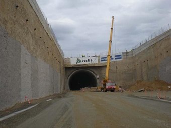 La boca sud del túnel de Figueres.