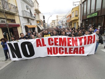 Una imatge de la manifestació de Móra d'Ebre contra la candidatura d'Ascó a l'MTC. D.B
