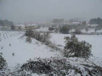 Vista de Sant Quintí de Mediona durant el temporal de neu d'ahir. C.M.