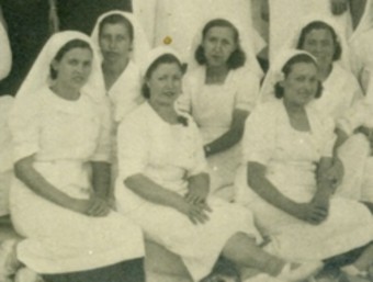 Metges i infermeres del Socorro Rojo a Xixona entre els anys 1937 i 1938 al col·legi Eloi Coloma.