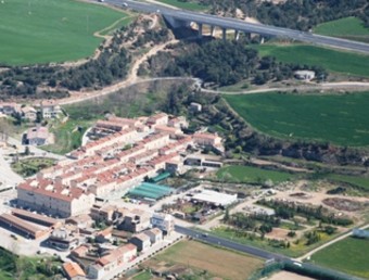 Vista aèria de la colònia industrial de Cal Rosal, a Olvan.  AJ. D'OLVAN