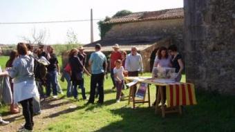 La passejada que va celebrar diumenge la plataforma Vilafant Decideix.  EL PUNT