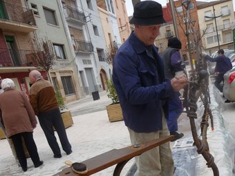 Valentí Martí, forjador que ha realitzat la nova barana instal·lada al passeig Cañellas C.G