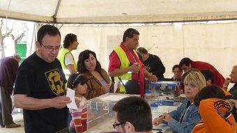 Votacions durant el matí a la plaça de les Mèlies. T.M