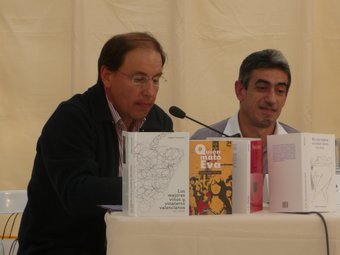 Acte de presentació del llibre. D'esquerra a dreta, Francesc Ferrer i Joanvi Mena. /  ESCORCOLL
