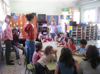 Un moment d'una de les sessions amb els escolars de La Barquera.