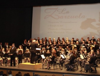 Banda Simfònica Unió Musical de Torrent amb el que fos el seu mestre director Manuel Enguidanos Cotanda. ARXIU