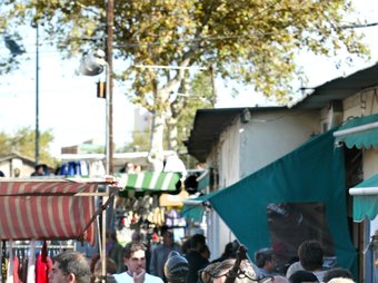 La tradicional figura que escenifica la Justícia es pot trobar als Encants.  LLUÍS CRUSET