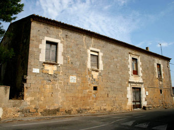 La façana de la casa de la reina Sibil·la. /  JESÚS CANO / ELSENYORDELSBERTINS.BLOGSPOT.COM