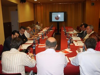 El consell d'administració de l'ATM de Lleida, reunit ahir.  LAURA CORTÉS / ACN