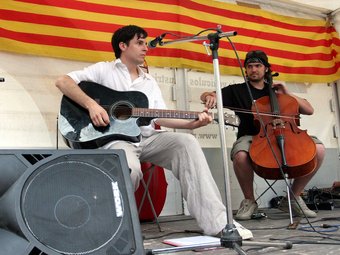 El cantautor torrentí, Pau Alabajos, també intervé en aquest concert. ARXIU.