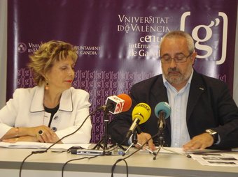 Liduvina Gil i Joan del Alcàzar fan la valoració de la Universitat d'Estiu de Gandia. CEDIDA