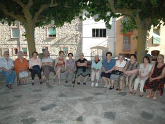 Participants en la campanya d'entrevistes orals a Vilanova de Prades. EL PUNT