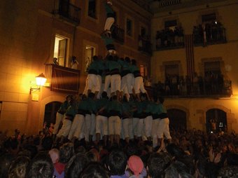 Pilar de vuit amb folre i manilles dels Castellers de Vilafranca