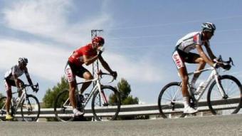 Un detall de la cinquena etapa de la Vuelta, entre Guadix i Lorca. ZIPI /EFE