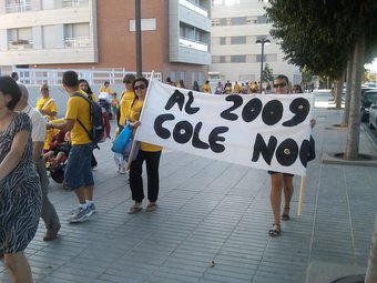 Acte de protesta de les mares i pares de l'escola número 10. ESCORCOLL