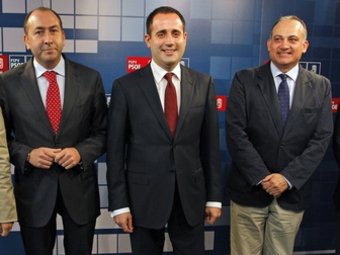 Jorge Alarte amb els candidats socialistes de les principals ciutats del país. EL PUNT