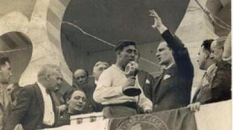 El lehendakari José Antonio Agirre, fent un míting a favor de l'Estatut basc de l'època de la república, que va entrar en vigor el 1936 ARXIU