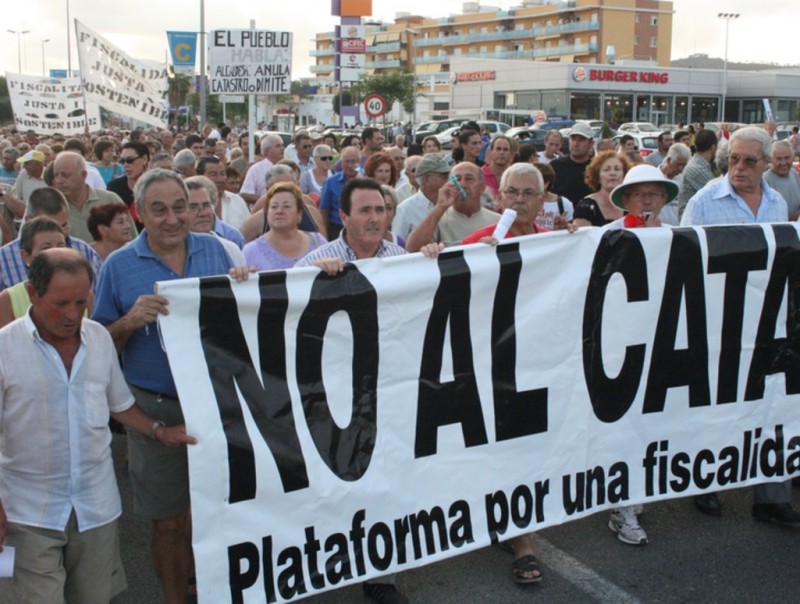 Una de les manifestacions contra la reforma cadastral en una imatge d'arxiu. El govern vol que es revisin a la baixa E.MAGRE