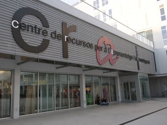 Una de les iniciatives que ja s'ha materialitzat és la creació del Centre de Recursos per a l'Aprenentatge i la Investigació del Campus Catalunya J. C. LEÓN