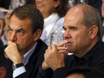 Zapatero i Chaves en la reunió del comité federal. EFE