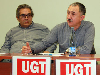D'esquerra a dreta, el secretari general de la UGT a les Terres de l'Ebre, Wifredo Miró; el secretari general del sindicat a Catalunya, Josep Maria Álvarez; i la secretària general a Lleida, Rosa Palau ACN