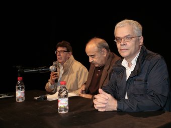 Joan Cavallé, a la dreta, en la presentació del llibre. J.C. LEÓN