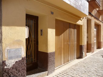 Els baixos del local, situat a la plaça d'en Canós, a on s'apleguen per a resar el col·lectiu de musulmans. C.G