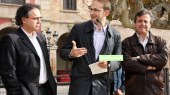 Joan Herrera amb Jordi Miralles en la roda de premsa davant del Parlament JOSEP RAMON TORNÉ