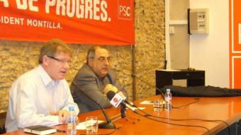 Juli Fernàndez i Joaquim Nadal van fer una conferència ahir al migdia al teatre de Palafrugell. M.VICENTE