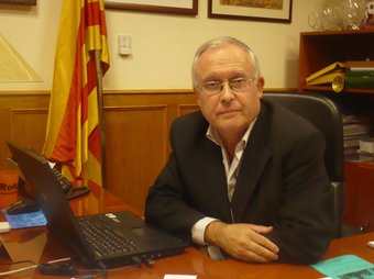 Carles Mora ahir a la tarda al despatx de l'Ajuntament d'Arenys de Munt. E.F