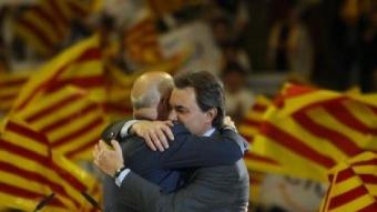 Abraçada d'Artur Mas i Duran i Lleida ORIOL DURAN