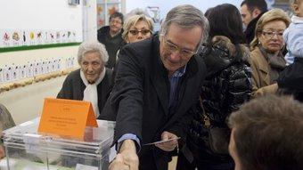 Xavier Trias, candidat de CiU a l'alcaldia, votant ahir al matí a la ciutat ROBERT RAMOS