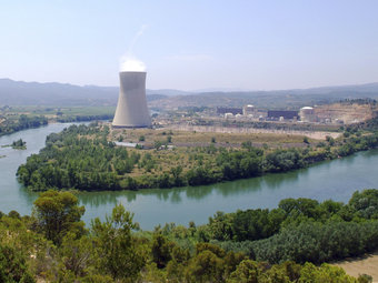 Panoràmica de la central nuclear d'Ascó. EL PUNT