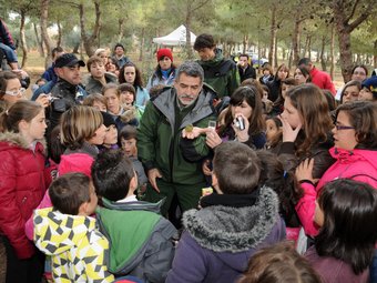 Els participants van poder conèixer els ocells que nidifiquen al municipi. EL PUNT