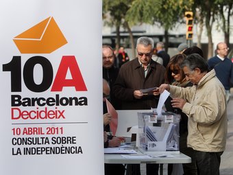 Consulta sobiranista a la Barceloneta prèvia a la del 10 d’abril. ACN