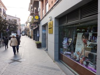 El carrer de Munt , al centre del poble, és un dels eixos comercials de Sant Andreu de Llavaneres. LLUÍS ARCAL