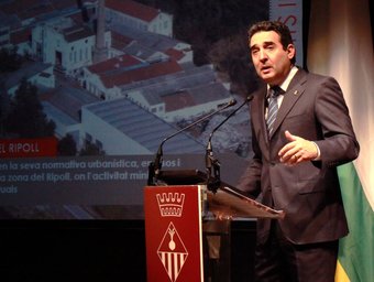 Manuel Bustos, ahir, durant el seu discurs d'any nou al Vapor Llonch de Sabadell E.A