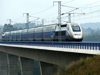 El TGV que cobreix el tram Figueres-París. JOAN SABATER