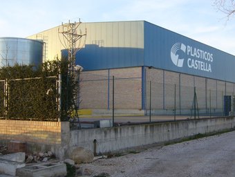 La fàbrica de Plàstics Castellà està a l'autovia de Tortosa a l'Aldea. L.M