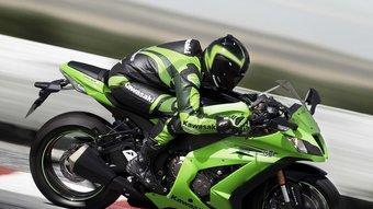 La nova Kawasaki Ninja ZX-10R exhibeix unes línies més agressives i angulades.