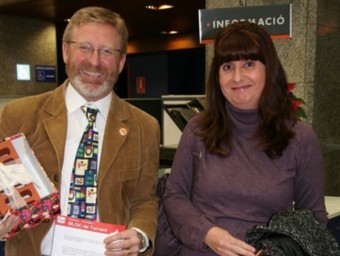 Vicent Beguer i Maria Herrada fan un cudol de Nadal a l'alcaldessa de Torrent l'any passat. BLOC