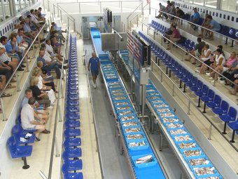 La llotja de la Ràpita ha subhastat més de 3 milions quilos de peix durant el 2010. L.M