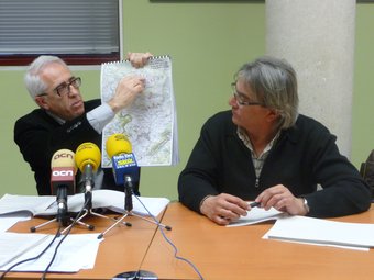 L'encara director general d'URbanisme, el dia que es va aprovar provisionalment el pla especial urbanístic dels Pesells. L. MORESO
