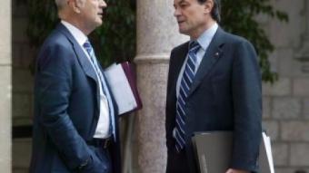 Josep Antoni Duran i Lleida i Artur Mas , al pati dels Tarongers del Palau de la Generalitat JUANMA RAMOS