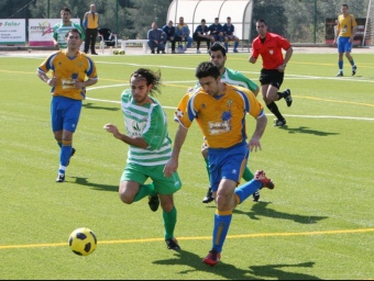 Una acció del partit d'ahir del Catllar.  OLIVIA MOLET