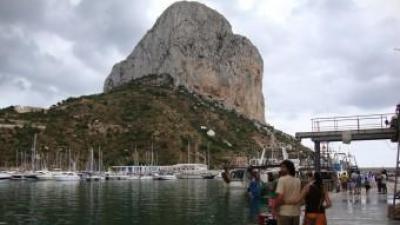 Vista del Penyal d'Ifach des del port de Calp. EL PUNT AVUI