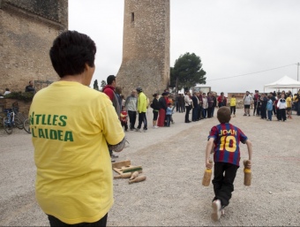 Les activitats de la Diada de les 3 Torres es van organitzar durant tota la jornada amb una gran participació. TJERK VAN DER MEULEN